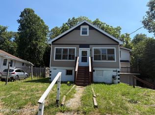 1213 Hazel St, Harveys Lake, PA 18618