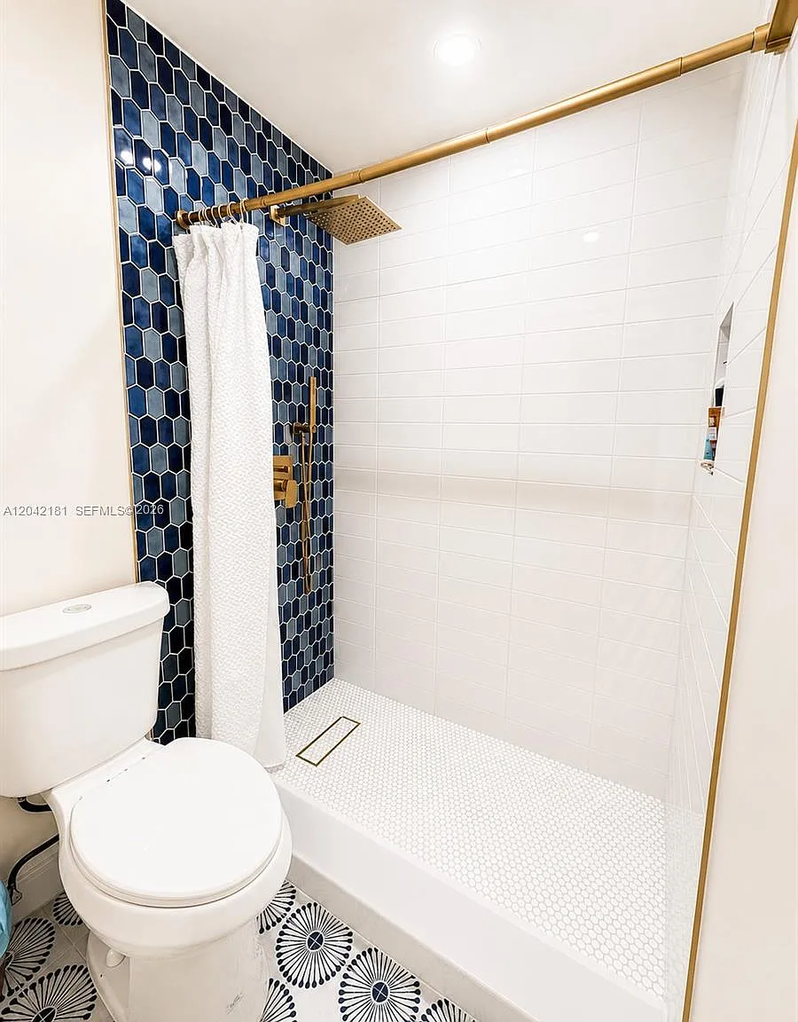 3 bed, 1109 sqft, $3,400 — Photo 2