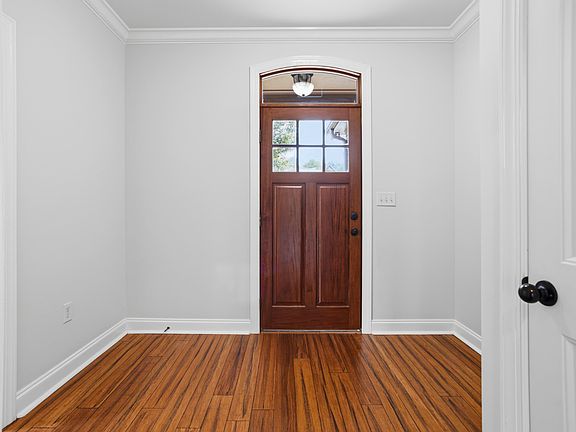 3rd image of 130 Weeping Cir