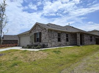 2748 Tobias Ln, Aubrey, TX 76227