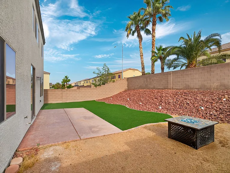 1704 Patrick Thomas Ct — Photo 39