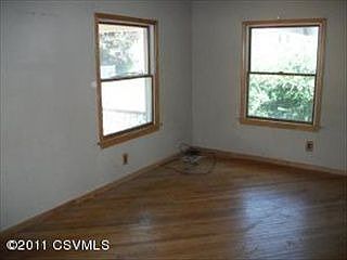5th image of 9 W 5th St