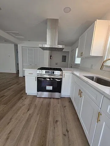 3 bed, 1418 sqft, $2,500 — Photo 2