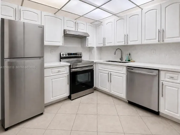 1621 Collins Ave APT 402, Miami Beach, FL 33139