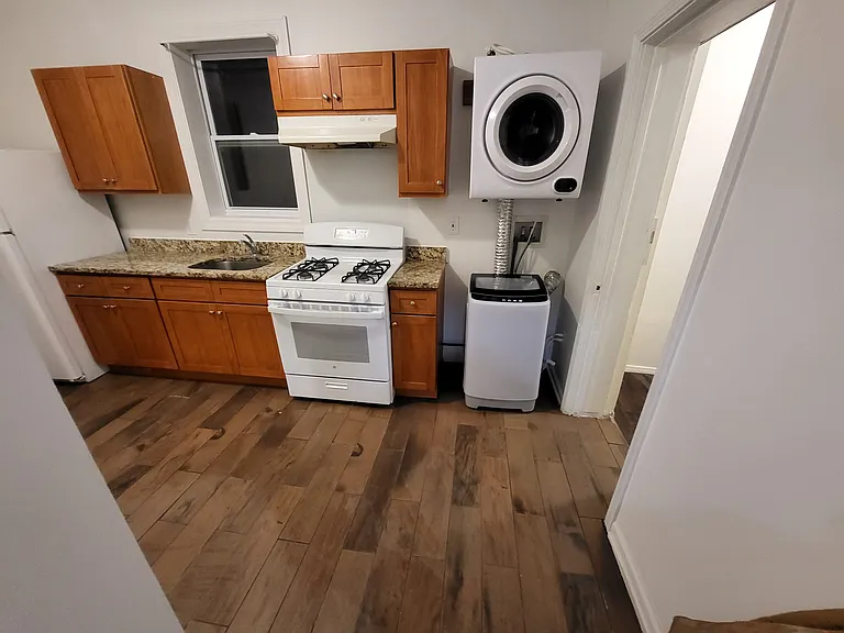 3217 W 38th St #2 — Photo 3