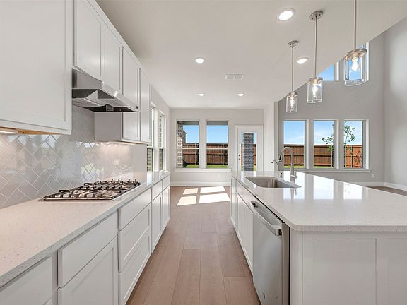 3rd image of 5333 Hybern Ave