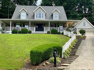 56 Camelot Dr, Huntington, WV 25701