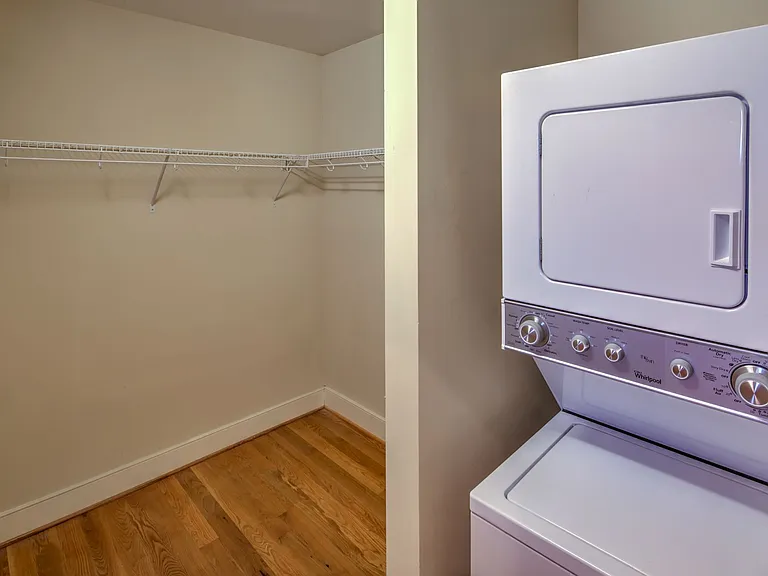 Montgomery Square Apartments — Photo 12