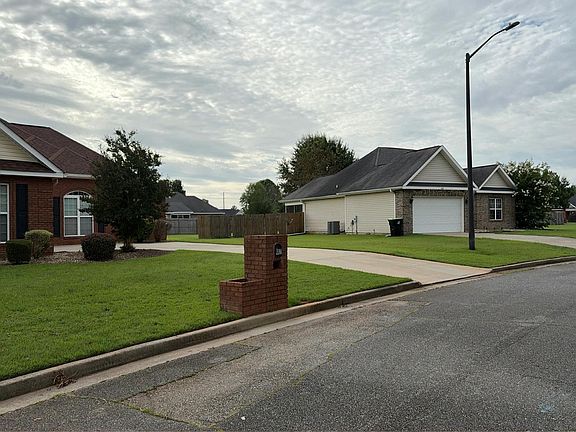 3rd image of 409 Brandon Way