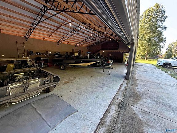 4th image of 240 County Road 445