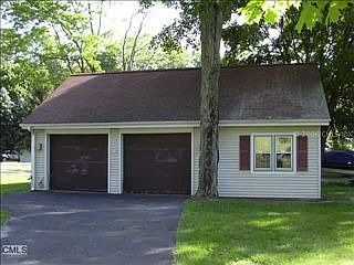 2nd image of 35 Maple Avenue Ext