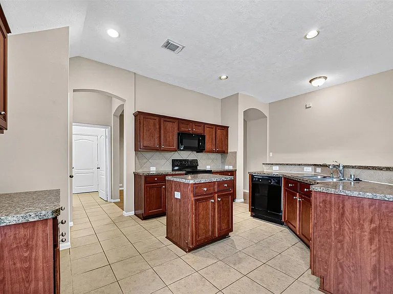 16007 Hidden Manor Dr — Photo 16