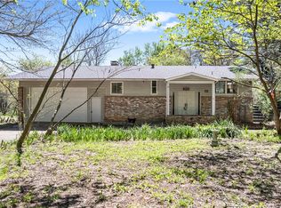 1130 E Shadowridge Dr, Fayetteville, AR 72701