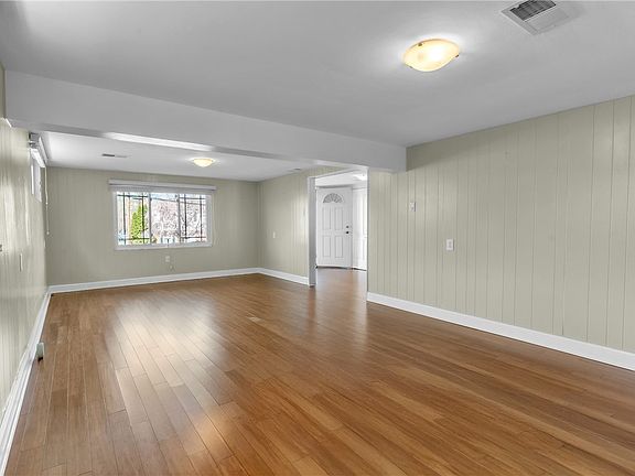 4th image of 136 Spartan Dr