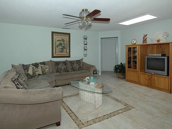 OPEN FAMILY ROOM