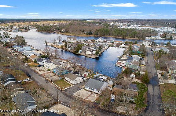 5th image of 636 Twin River Dr