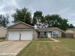 814 Poinsettia Dr, Lancaster, TX 75146