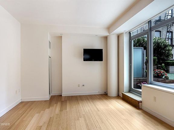 5th image of 303 E 33rd St APT 2D