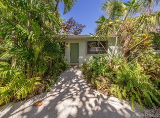 8925 SW 158th St, Palmetto Bay, FL 33157