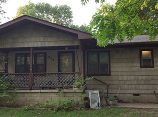 219 5th St, Oswego, KS 67356