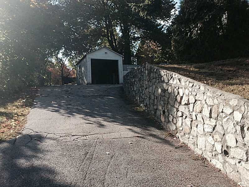 2nd image of 534 George Waterman Rd