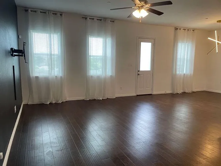 4342 Hebron St — Photo 10
