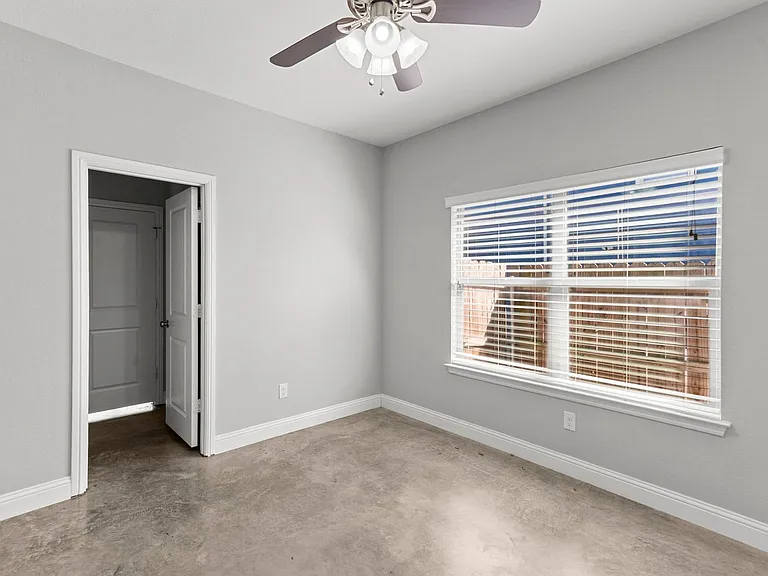 2806 Gordon Ave — Photo 24