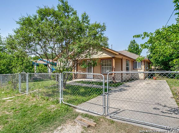 4th image of 361 N San Gabriel Ave