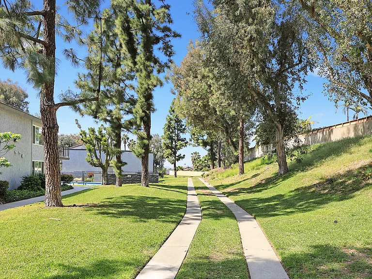 Cambridge Garden Apartments — Photo 45