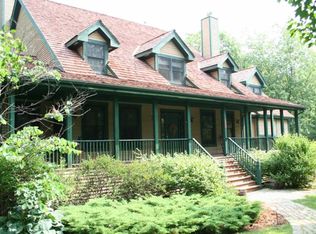 1975 Pine St, Northfield, IL 60093