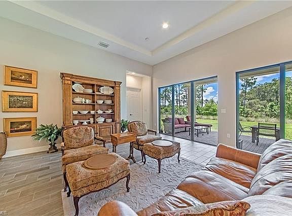 5th image of 5310 Chesterfield Dr