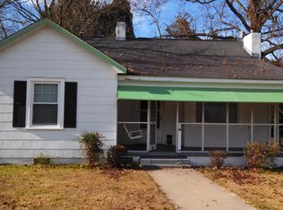 606 Mac Nair St, Washington, NC 27889