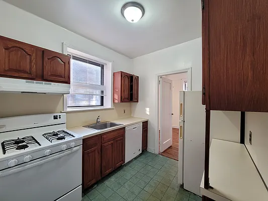 Rented by Bouklis Group | media 1