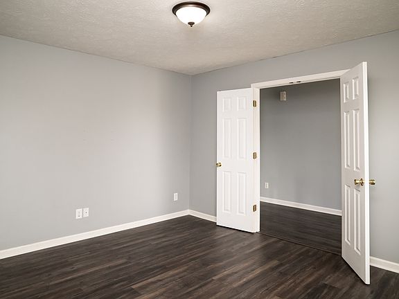 5th image of 5712 Newhall Dr