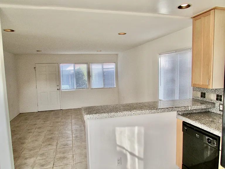 5083 Brighton Ave — Photo 4