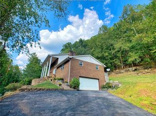 922 Warbutton Rd, Clendenin, WV 25045