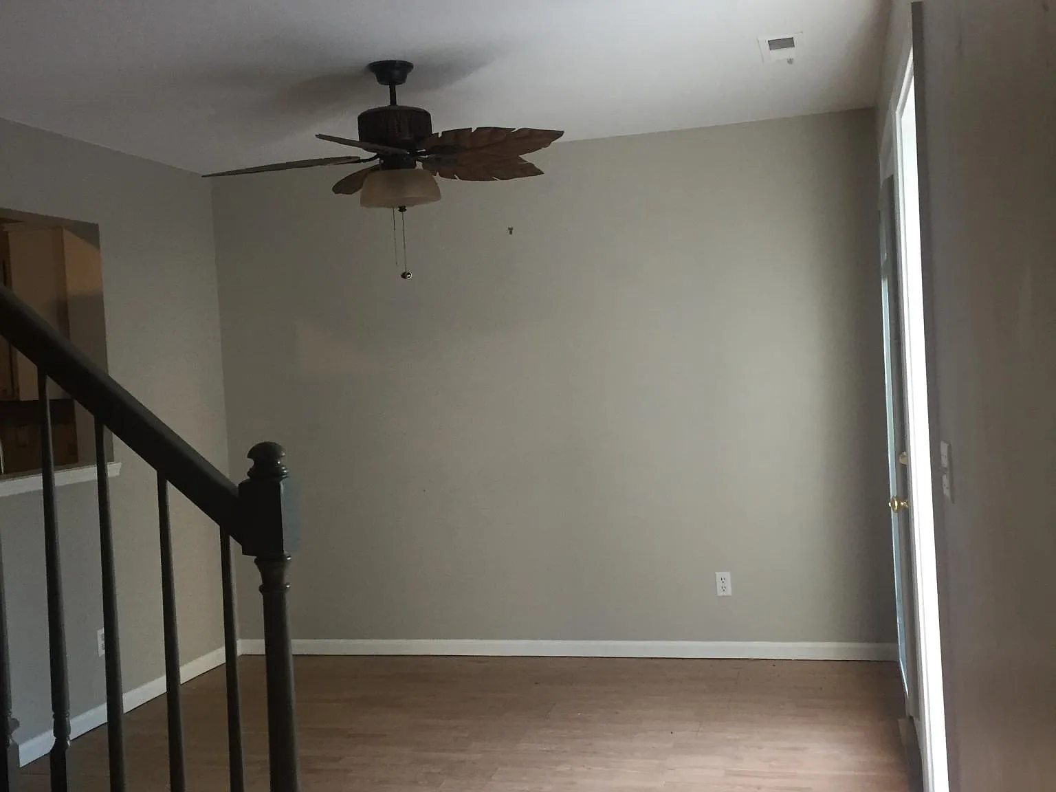 3 bed, 2.5 bath, 1384 sqft, $1,625 — Photo 4