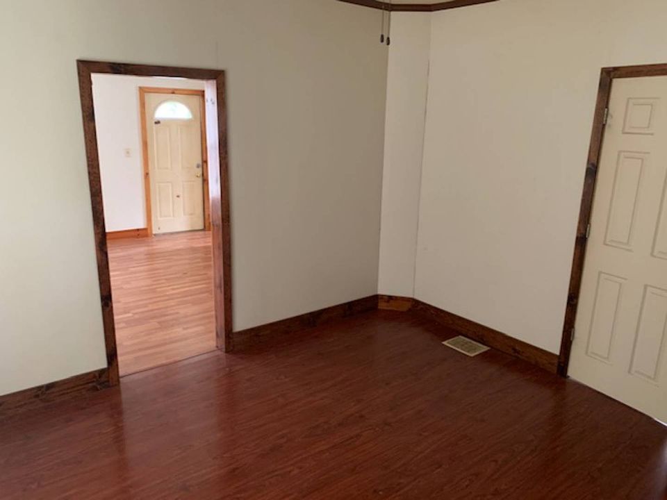 2nd image of 514 W 3rd St