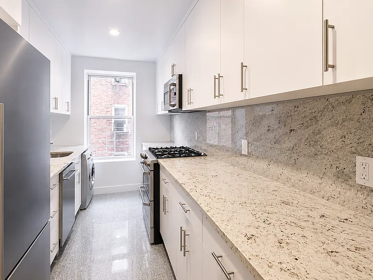 120 E 19th St #4B — Photo 1