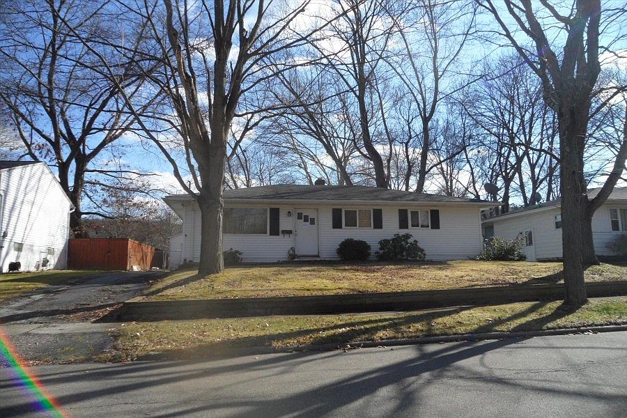 1st image of 1071 Endicott Dr