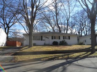 1071 Endicott Dr, Akron, OH 44313