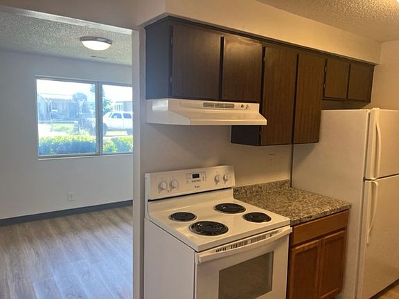 5th image of 218-228 W Clark St #220
