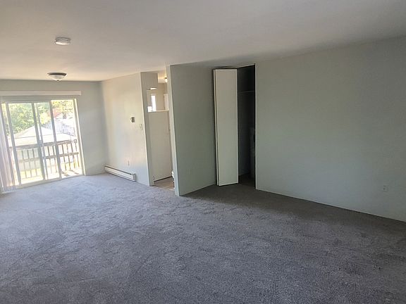 5th image of 33 W Willow St #5