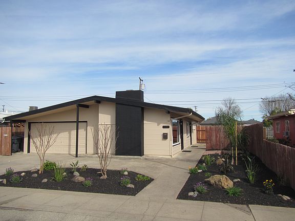 2nd image of 518 N Sunset Dr