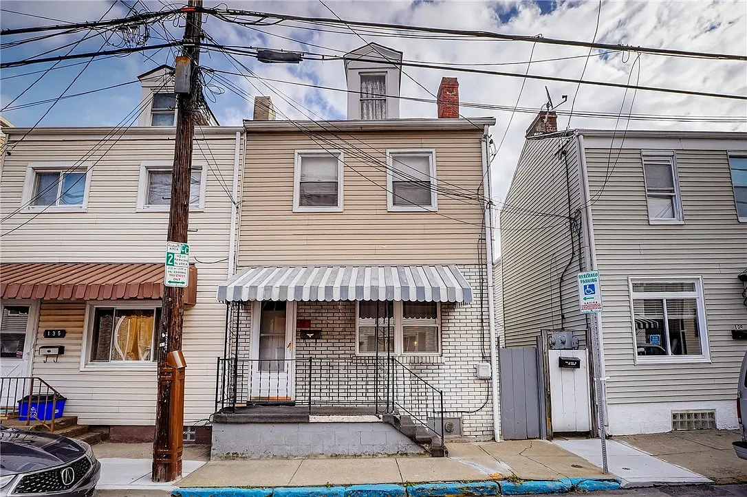 137 S 16th St photo 1