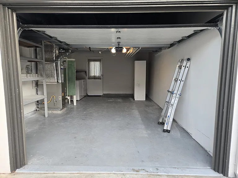910 Academy Ave — Photo 18