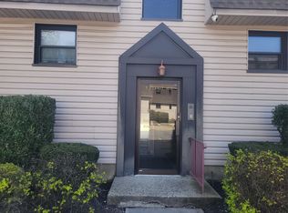 7 Everit Ave APT B11, Hewlett, NY 11557