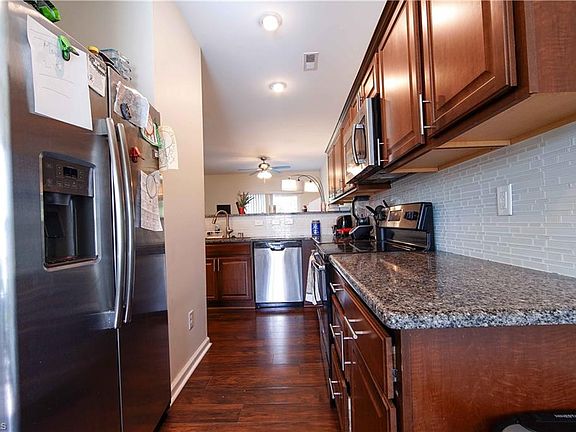 5th image of 127 Sommerwall Pl