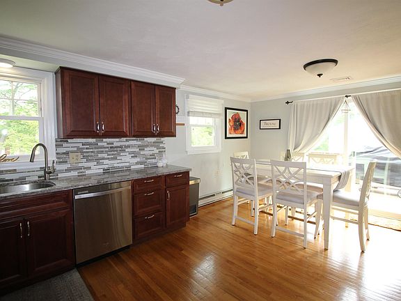 4th image of 15 Alder St