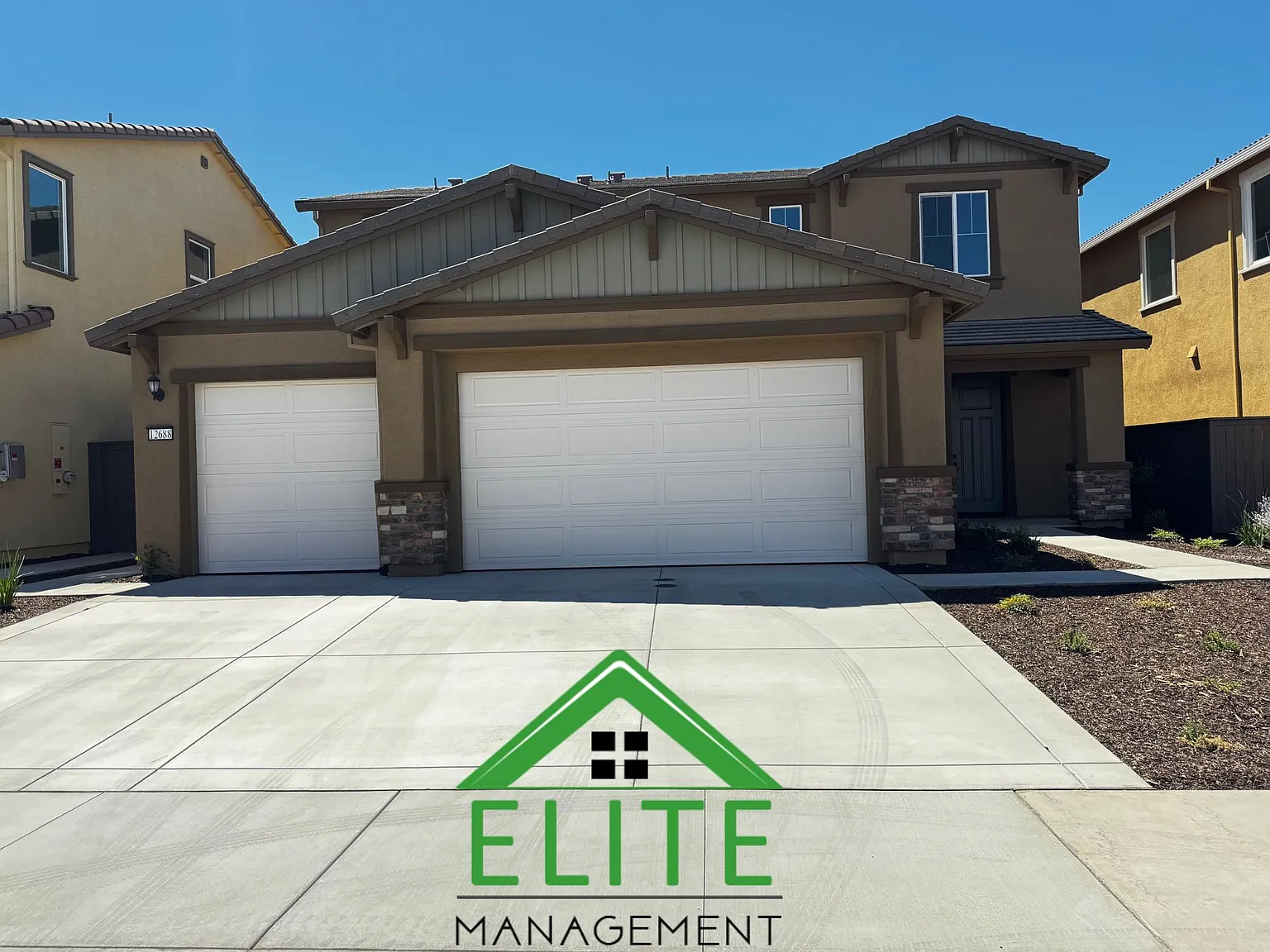 4 bed, 3427 sqft, $3,300 — Photo 2